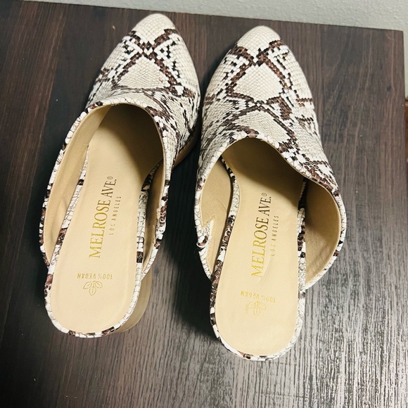 Snake print Melrose Ave Women's Block Heel Mule Size 7.5 - Picture 4 of 5